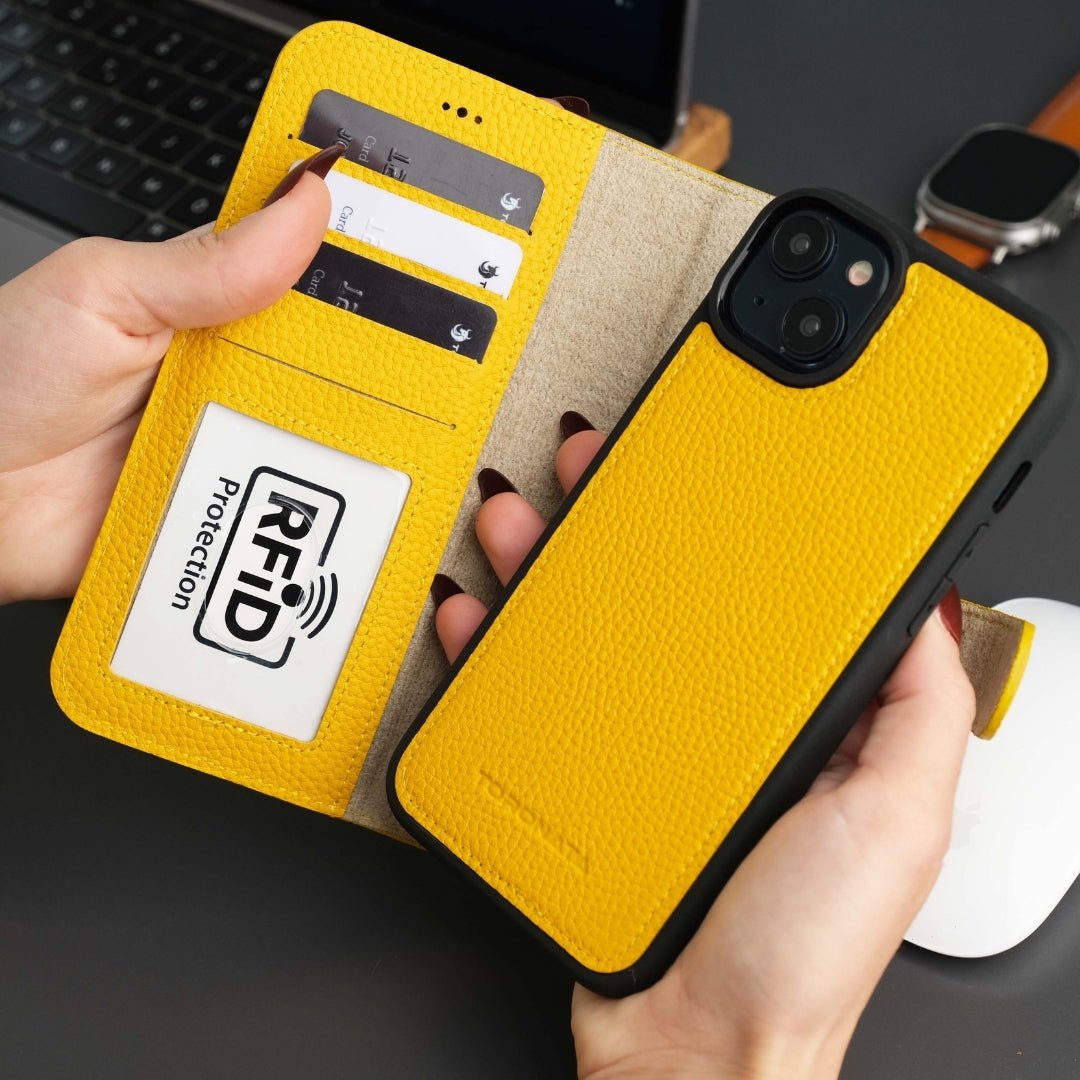 Casper iPhone 17 Leather Wallet Case – MagSafe Compatible